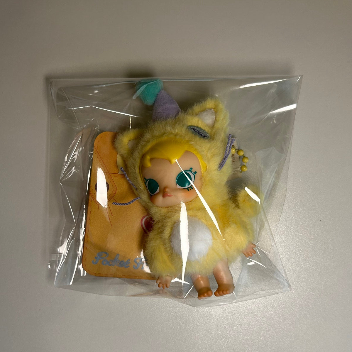 [PRE-OWNED] Baby Molly Pocket Friends Series-Vinyl Plush Pendant (Enjoy the Sunshine)